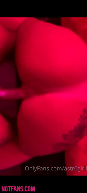 Astr0girll Doggystyle orgasm on Bed – Onlyfans Sextape