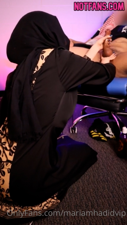 Zara Dar Sucking with her BF – Onlyfans Sextape